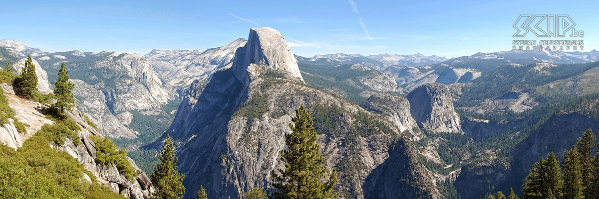 Yosemite - 4 Mile Trail - Glaciar Point Vanaf Glacier Point, gelegen op 2199m, heb je een schitterend zicht op de Royal Arches en de North Dome links, de Half Dome (2693m) rechts en de lager gelegen bossen van Yosemite Valley. Stefan Cruysberghs